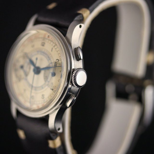 Abercrombie_Fitch_Chronograph_Steel_-_1940s_crown