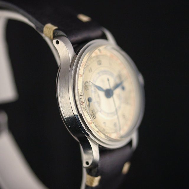 Abercrombie_Fitch_Chronograph_Steel_-_1940s_leftside