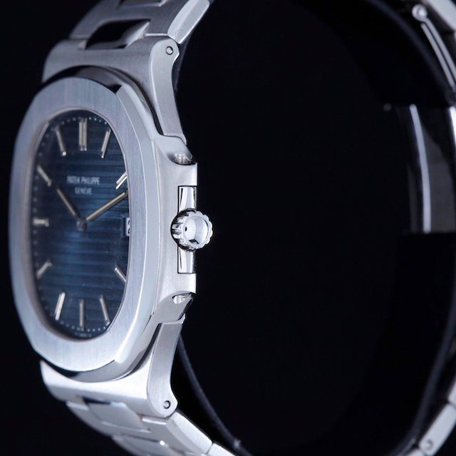 Patek_philippe_nautilus_3700_BoxPapers_AS01256_B