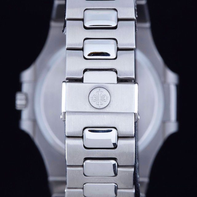 Patek_philippe_nautilus_3700_BoxPapers_AS01256_F